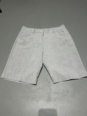 Daisy Fuentes Gray Shorts (Women’s Size 8)